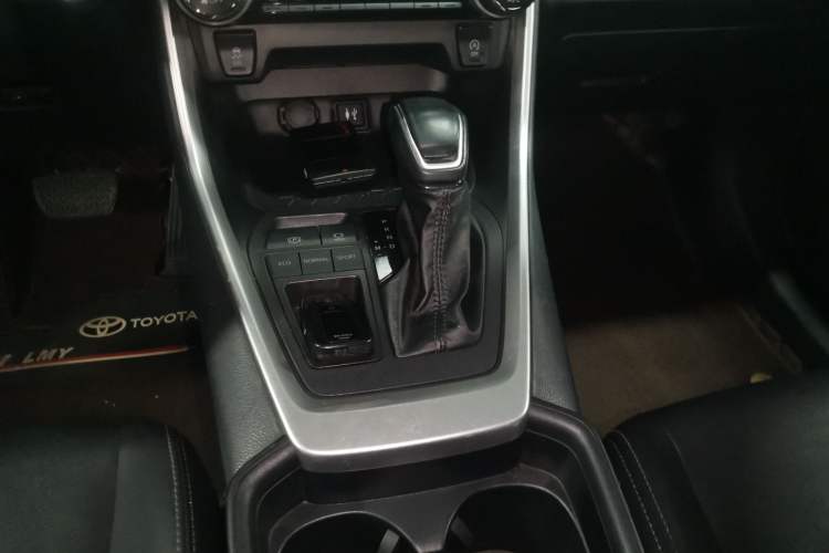 Used Toyota Wildlander 2022 2.0L CVT Two-Wheel Drive Luxury PLUS Edition
