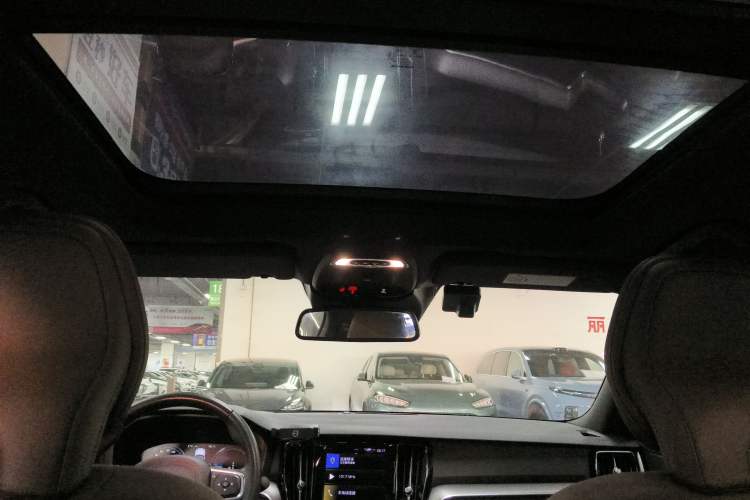 Used Volvo S60 New Energy 2021 T8 E-Drive Hybrid Four-Wheel Drive Smart Luxury Edition
