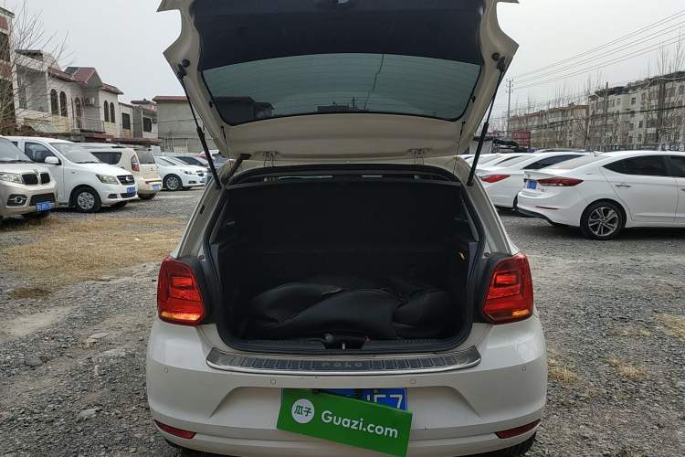 Used Volkswagen Polo 2016 1.6L Automatic Comfort Model
