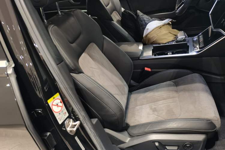 Used Audi A6L 2019 40 TFSI Luxury Dynamic Model
