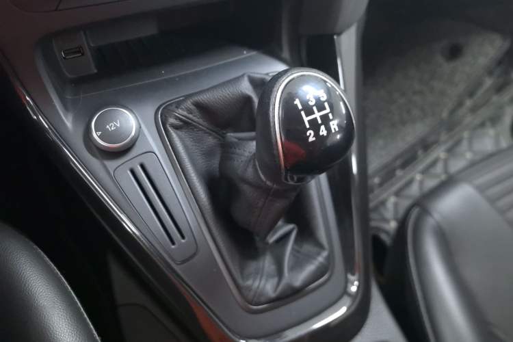 Used Ford Focus 2017 Hatchback 1.6L Manual Fashion Edition SmartDrive Version
