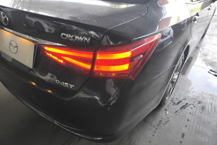 Used Toyota Crown 2015 2.0T Fashion Edition
