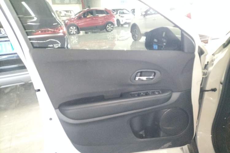 Used Honda Vezel 2020 1.5L CVT Pioneer Edition