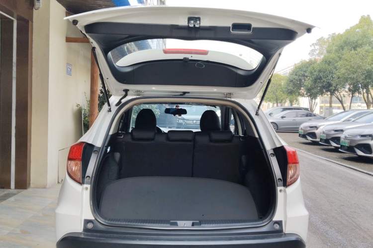 Used Honda Vezel 2015 1.5L CVT two-wheel drive Comfort trim
