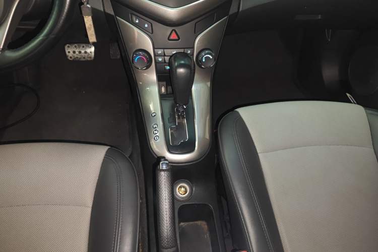 Used Chevrolet Cruze 2013 Hatchback 1.6L Automatic Luxury Model
