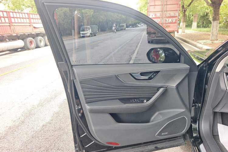 Used Hongqi HS5 2023 2.0T Qixiang Pro Edition
