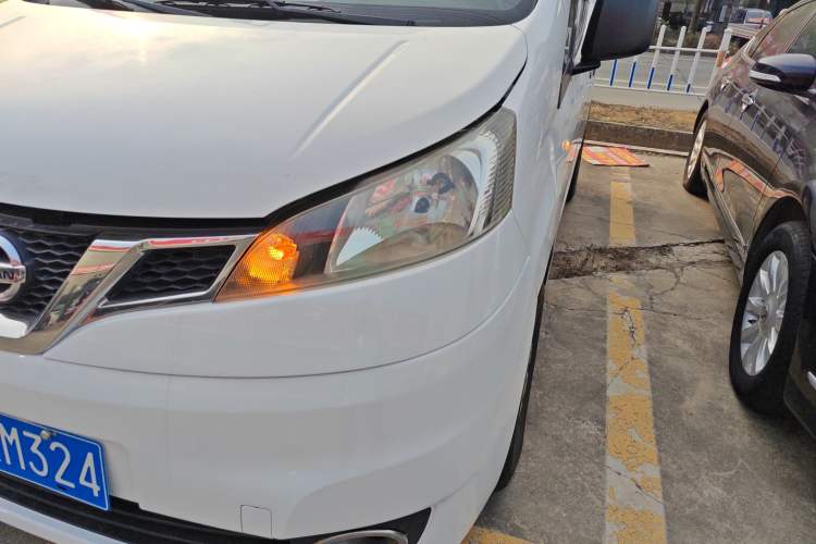 Used Nissan NV200 2016 Revised Version 1.6L Manual Luxury Edition
