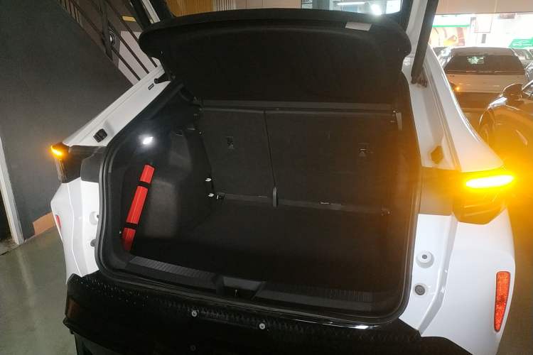 Used Volkswagen ID.UNYX 2024 Pro Long-Range Version
