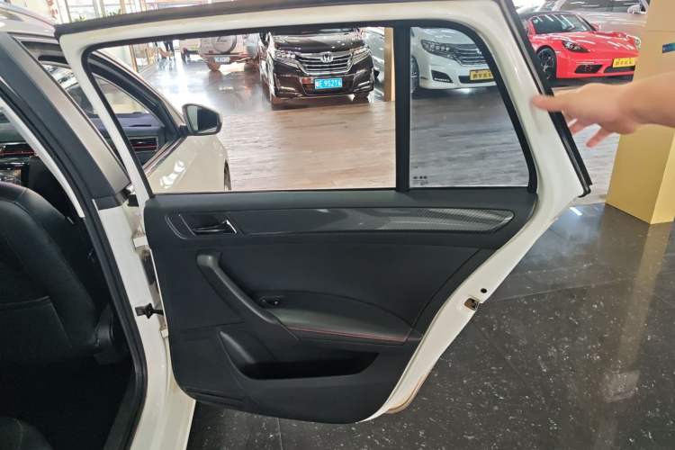 Used Volkswagen Santana 2018 Haval H9 1.5L Automatic Comfort Edition
