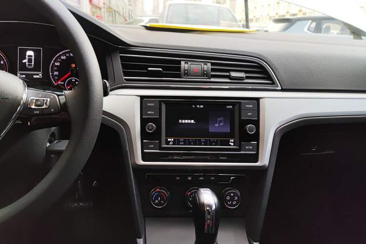 Used Volkswagen Lamando 2019 230TSI DSG Fashion Edition China VI
