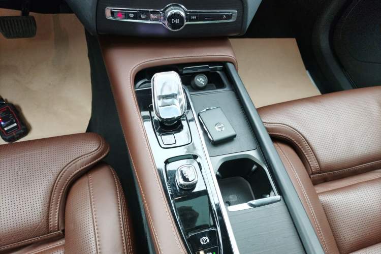 Used Volvo XC90 2023 B6 Zhiya Luxury 7-Seater
