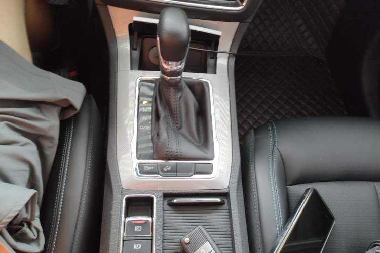 Used Roewe RX5 2020 20T Automatic 4G Connected Million Edition
