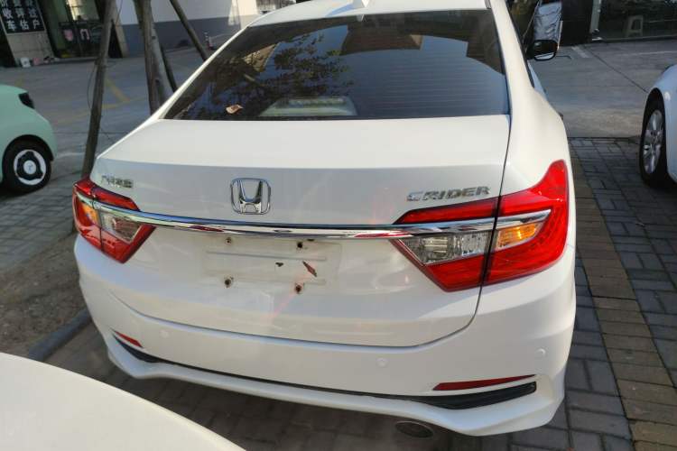 Used Honda Crider 2013 1.8L automatic luxury edition
