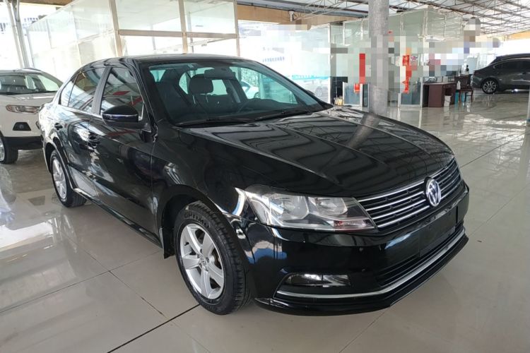 Used Volkswagen Lavida 2015 1.6L Manual Fashion Edition
