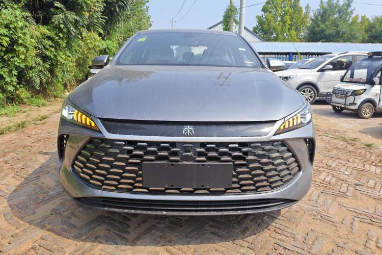 Used BYD Qin PLUS 2025 DM-i Smart Drive 55KM Leading Model
