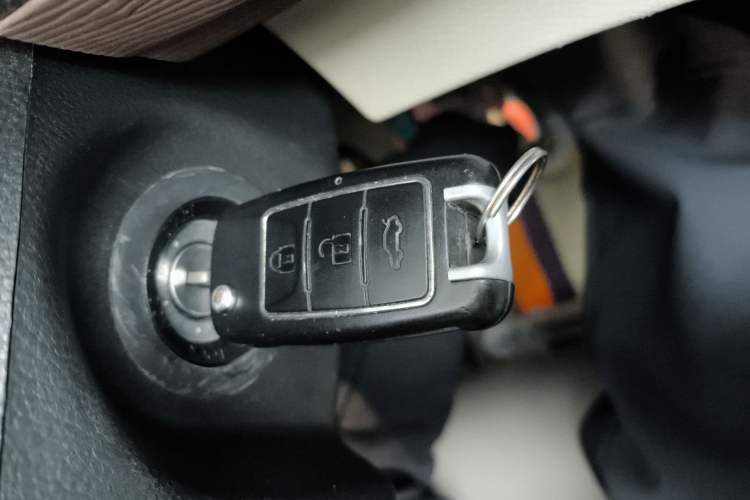 Used FORTHING Lingzhi 2020 M5L 1.6L Luxury 7-Seater