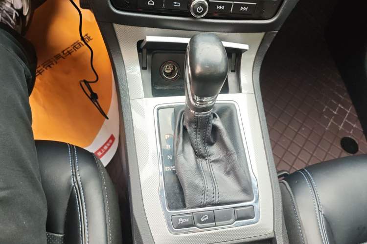 Used Roewe RX5 2020 20T Automatic 4G Connected Million Edition
