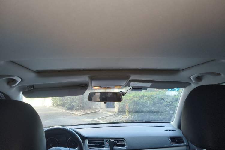 Used Volkswagen Gran Lavida 2013 1.6L Automatic Comfort Model