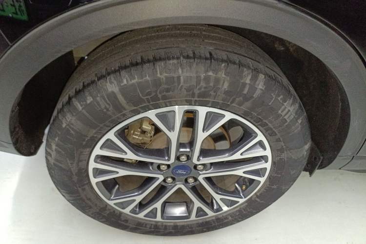 Used Ford Escape 2020 EcoBoost 245 Two-Wheel-Drive Titanium Edition
