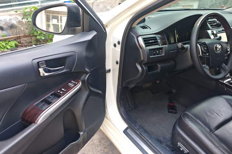 Used Toyota Camry 2016 Dual-Engine 2.5 HG 10th Anniversary Deluxe Navigation Edition