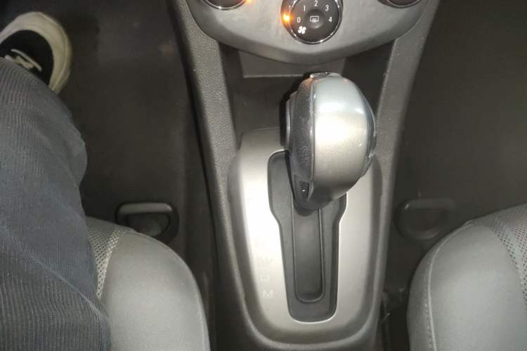 Used Chevrolet Aveo Sonic 2014 Sedan 1.4SL AT Stylish Sunroof Edition