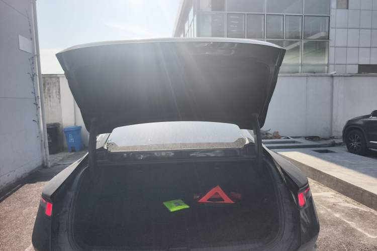 Used Lynk & Co Z10 2025 95 kWh 702 km All-Wheel-Drive Halo