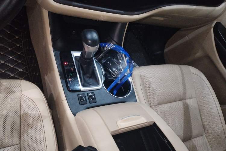 Used Toyota Highlander 2018 2.0T Four-Wheel Drive Luxury Edition 7 Seats China V Emission Standard