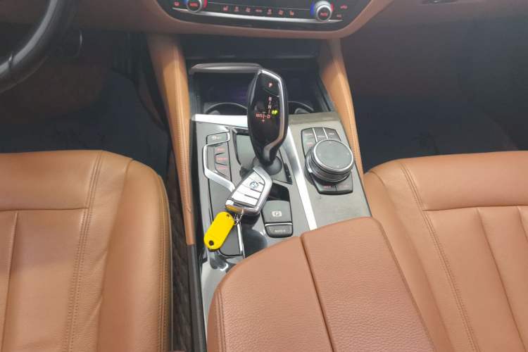 Used BMW 5 Series 2018 530Li Leading Model M Sport Package