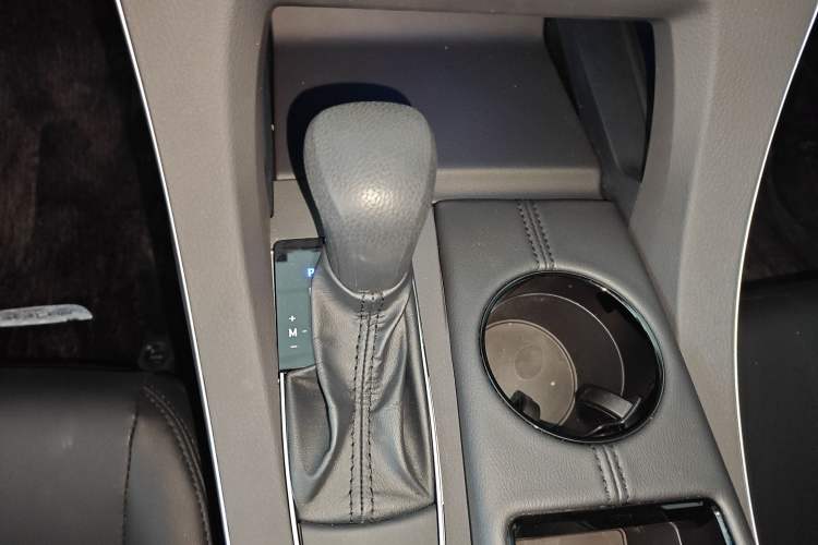 Used Toyota Avalon 2019 2.0L Ambition Edition China VI
