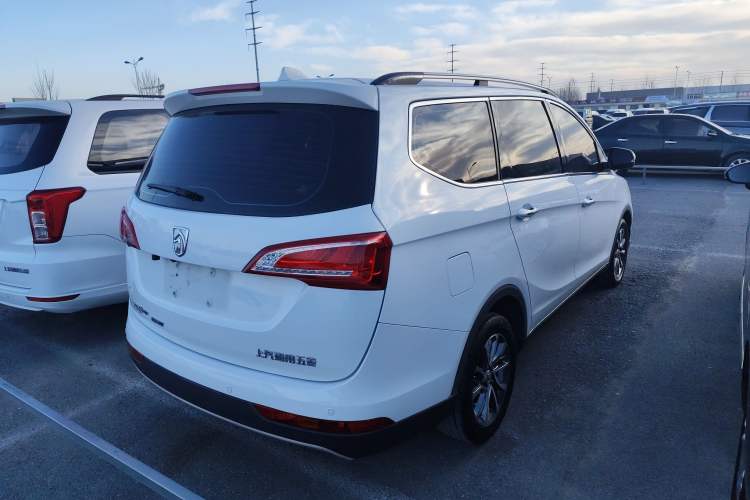 Used Baojun 730 2017 1.8L iAMT Prestige Version 7 Seats
