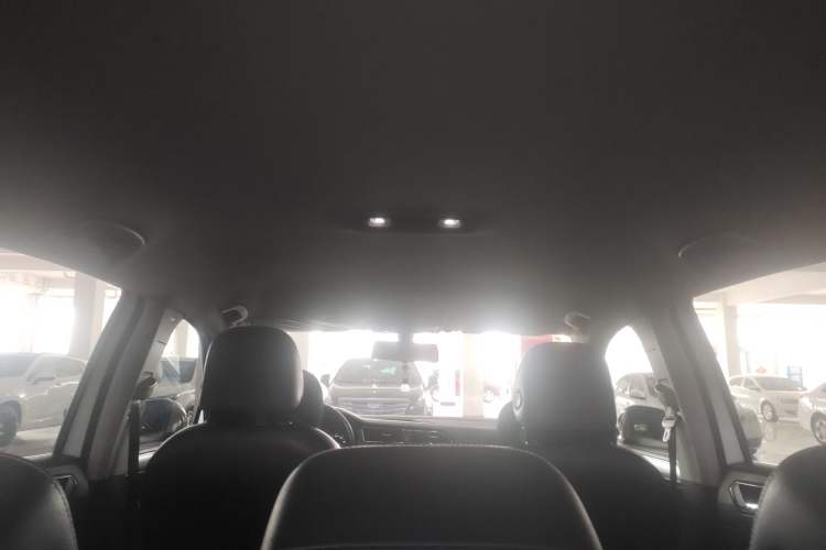 Used Volkswagen Tiguan L 2018 280TSI Automatic Two-Wheel Drive Comfort Edition
