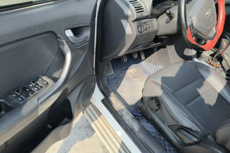 Used Chery Tiggo 3 2015 1.6L Manual Zhishang Commemorative Edition