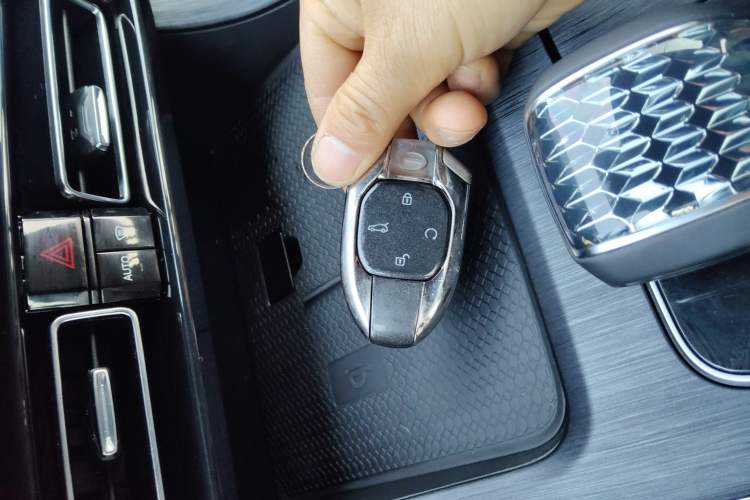 Used GAC Trumpchi GS8 2022 Flagship Series 2.0 TGDI Two-Wheel-Drive Prestige Edition (7 Seats)
