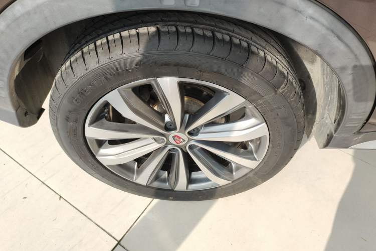 Used Roewe RX5 2016 30T Two-Wheel Drive Automatic Internet Smart Edition
