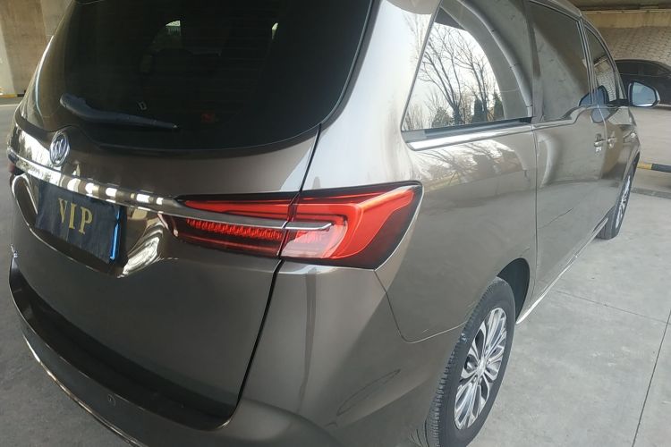 Used Buick GL8 2023 Land Executive Class Comfort Model
