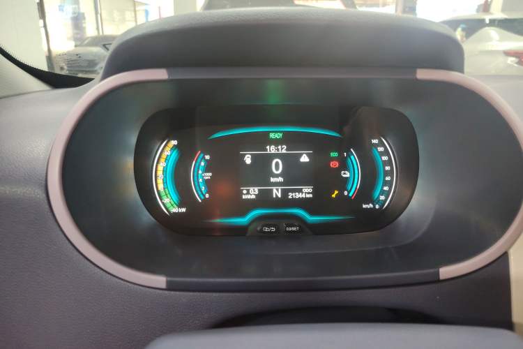 Used Chery Little Ant 2022 Revised Version Sweet Pink Edition Half-Sugar Version Lithium Iron Phosphate 30.7 kWh 30 kW 301 km
