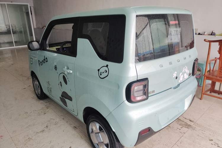 Used Geely Galaxy Panda 2023 Panda Mini 200km Endurance Bear
