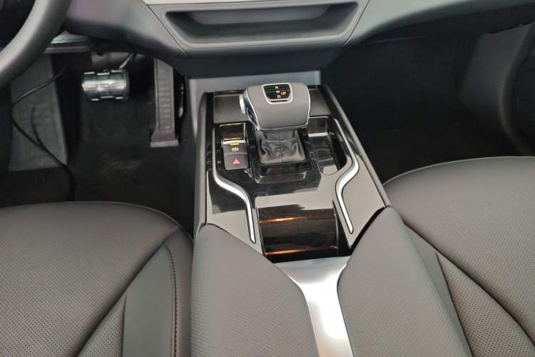 Used Hongqi E-QM5 2024 610 km PLUS