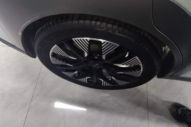 Used AION Y 2022 70 Tech Edition Lithium Iron Phosphate
