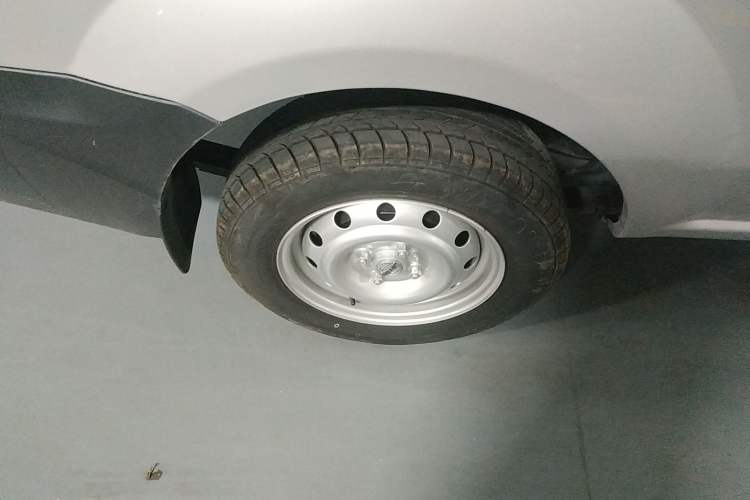 Used Jinbei Hiace X30 2024 1.5L Champion Edition Passenger Vehicle 5/6/7 Seats
