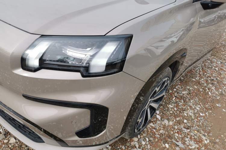 Used AION V 2024 Aion Tyrannosaurus 650 LiDAR Edition
