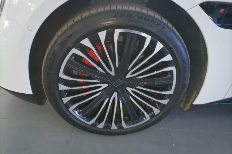 Used  12 2025 Ultra Extended-Range Edition
