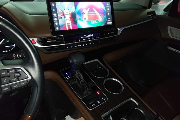 Used Toyota Sienna 2023 2.5L Hybrid Comfort Edition