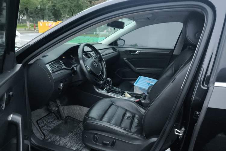 Used Volkswagen Passat 2017 330TSI DSG Luxury Edition
