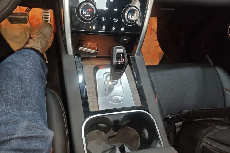 Used Land Rover Discovery Sport New Energy 2022 Facelifted P300e Plug-in Hybrid Electric Version
