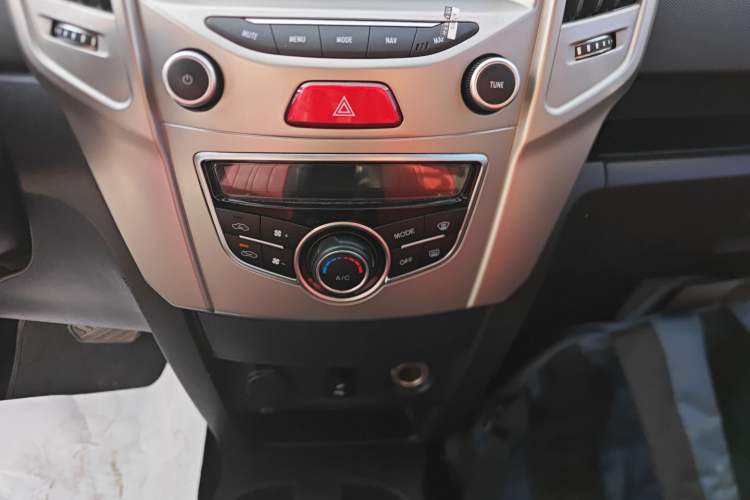 Used Haval H1 2017 Red-Label 1.5L AMT Luxury Model
