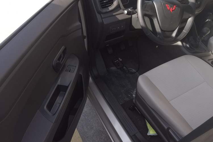 Used Wuling Hongguang V 2022 1.5L Jingqu Edition Electric-Assist LAR
