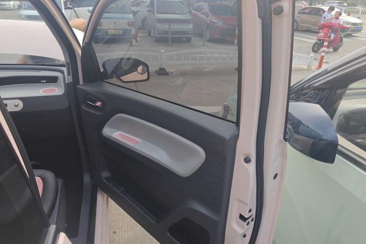 Used Wuling Hongguang MINIEV 2022 Macaron Premium Model – Lithium Ternary Battery
