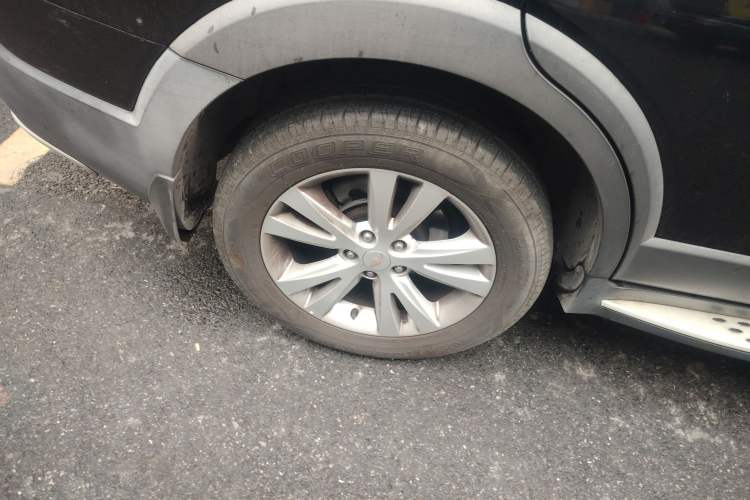 Used Chevrolet Captiva 2015 2.4L 4x4 Flagship Edition 7-Seater
