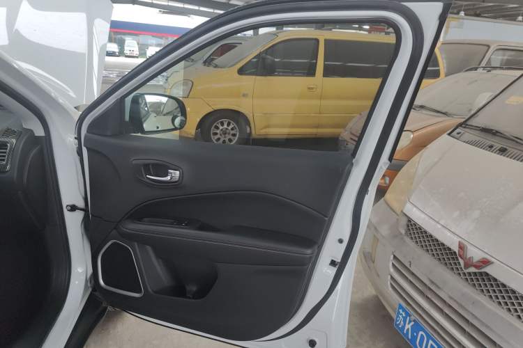 Used  Compass 2017 200T Automatic Family Edition
